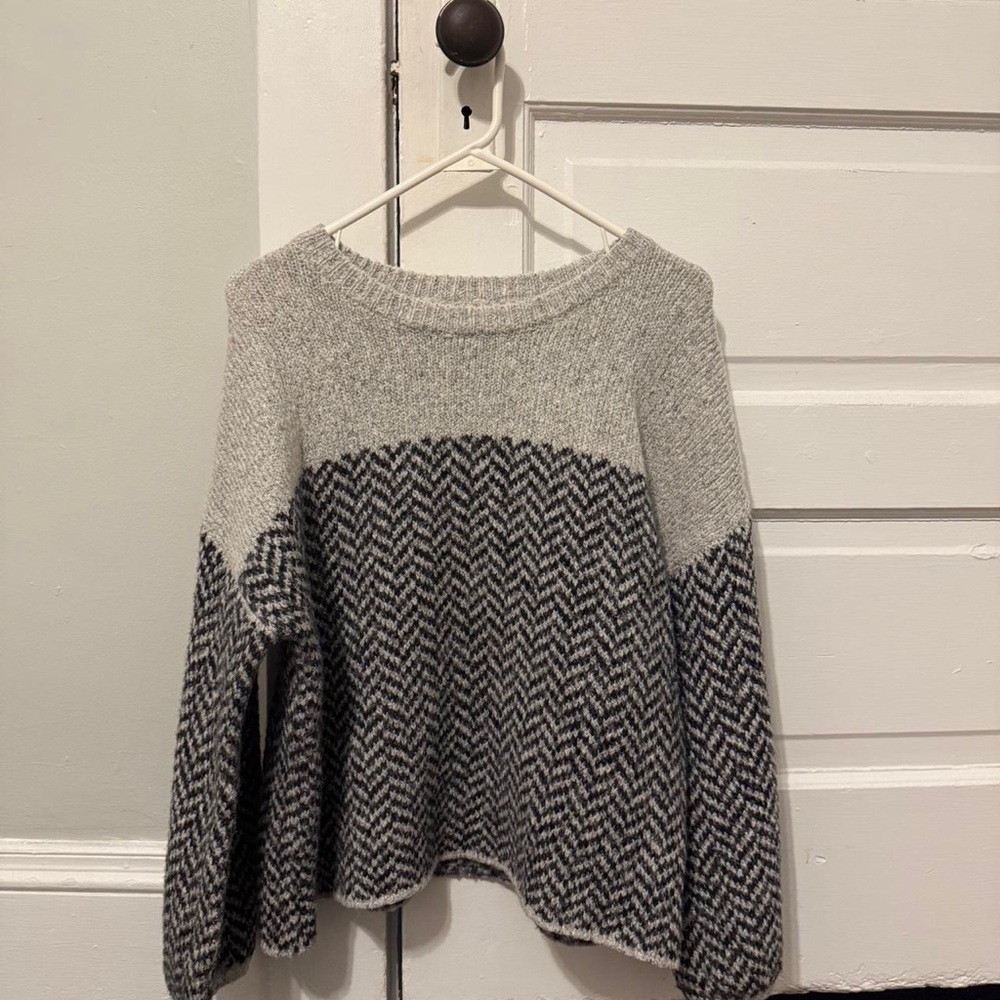 Blu Pepper Two-Tone Gray Sweater